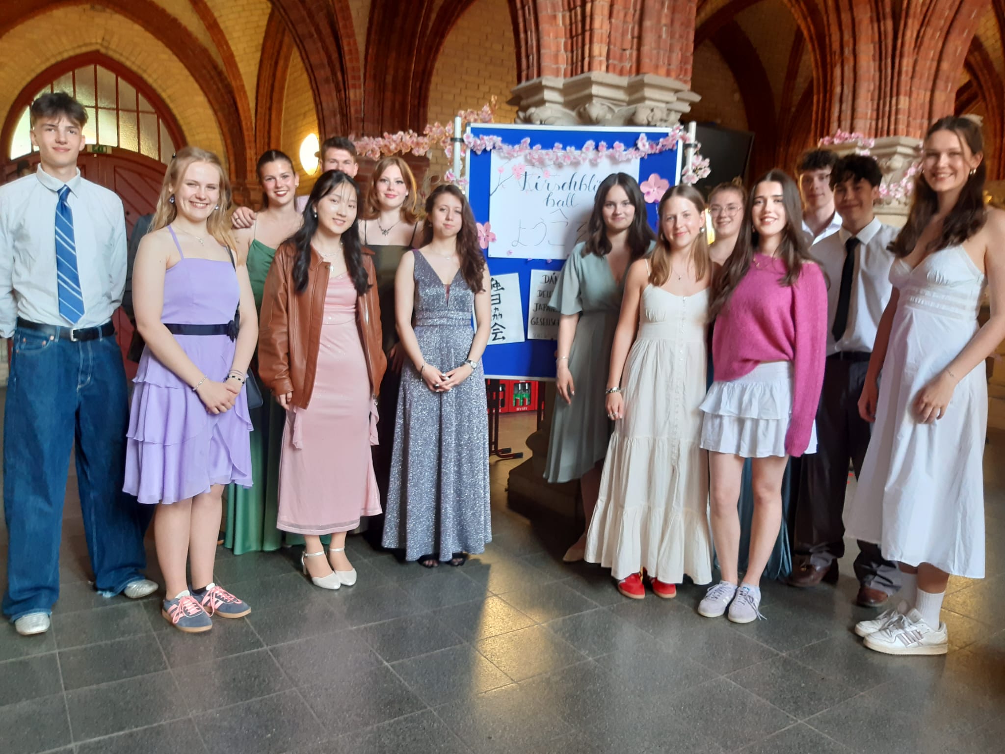 Erster Kirschblütenball der Humboldt-Schule